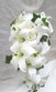 W101 Wasserfallstrauß weiße Rosen mit Lilien und Strass