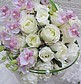 B037 Biedermeirstrauß weiße Rosen mit flieder Orchidee