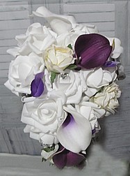 WM102Wurfstrauß lila weiß mit Calla